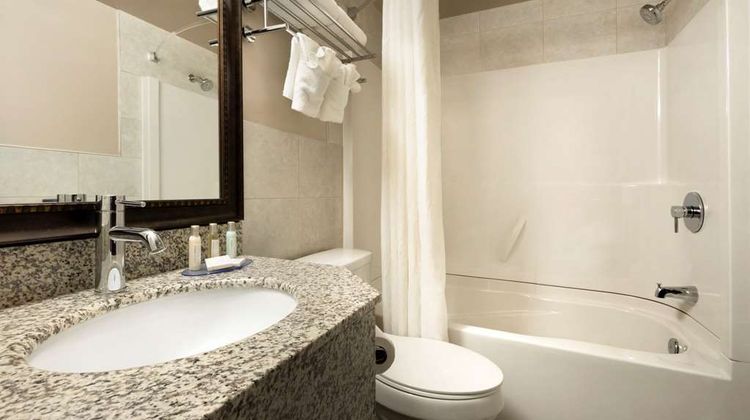 Travelodge Lethbridge Room