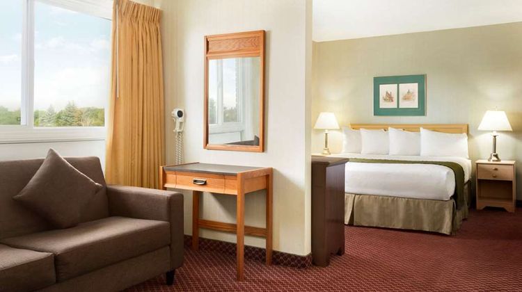 Travelodge Lethbridge Suite