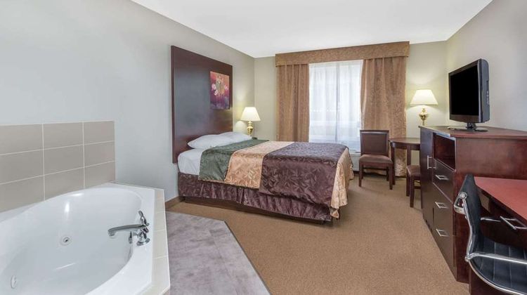 Super 8 Innisfail Room