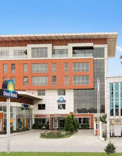 Days Hotel Baku