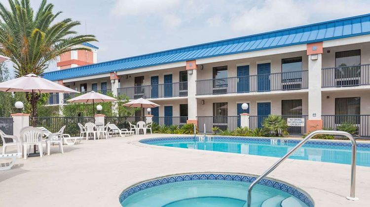 Days Inn Chiefland Pool