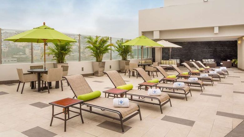 <b>Wyndham Guayaquil Pool</b>. Images powered by <a href="https://iceportal.shijigroup.com/" title="IcePortal" target="_blank">IcePortal</a>.