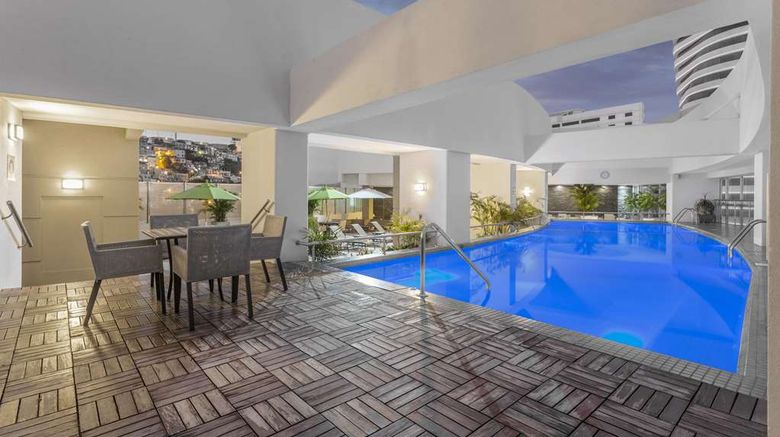 <b>Wyndham Guayaquil Pool</b>. Images powered by <a href="https://iceportal.shijigroup.com/" title="IcePortal" target="_blank">IcePortal</a>.