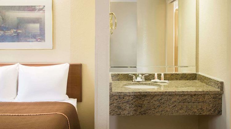Travelodge Fort Myers Airport Room