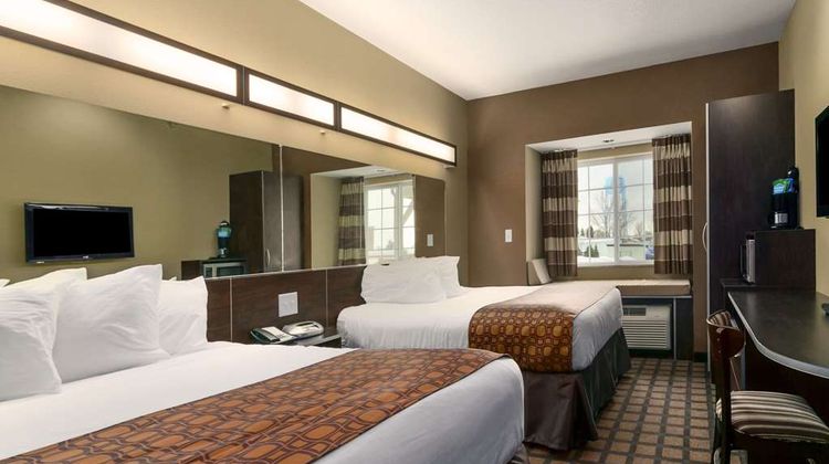 Microtel Inn & Suites by Wyndham Minot Room