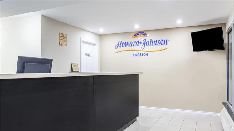 Howard Johnson Inn Kingston Lobby