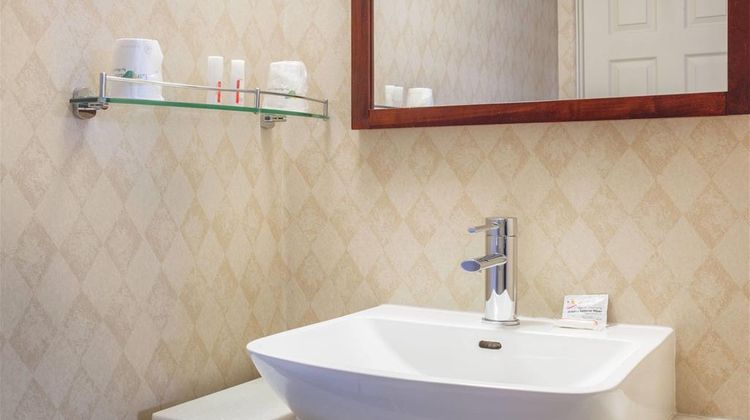 Howard Johnson Inn Kingston Room