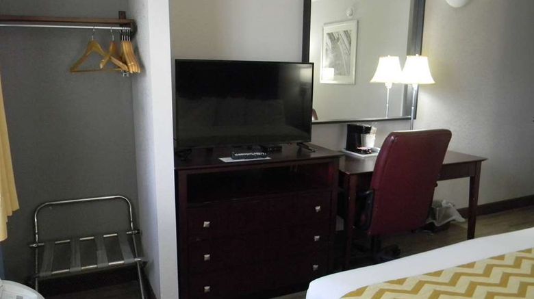 <b>Travelodge Inn & Suites Albany Room</b>. Images powered by <a href="https://iceportal.shijigroup.com/" title="IcePortal" target="_blank">IcePortal</a>.