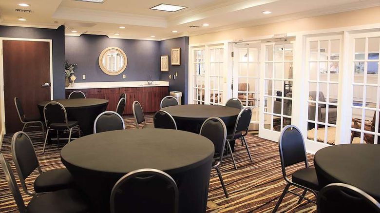 <b>Baymont Inn & Suites Jackson Meeting</b>. Images powered by <a href="https://iceportal.shijigroup.com/" title="IcePortal" target="_blank">IcePortal</a>.
