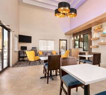 Days Inn & Suites Houston Hobby Airport Lobby