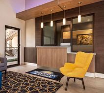 Days Inn & Suites Houston Hobby Airport Lobby