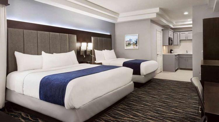 Days Inn & Suites Houston Hobby Airport Room