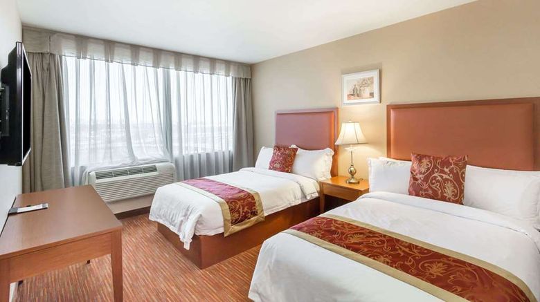 <b>Ramada Flushing Queens Room</b>. Images powered by <a href="https://iceportal.shijigroup.com/" title="IcePortal" target="_blank">IcePortal</a>.