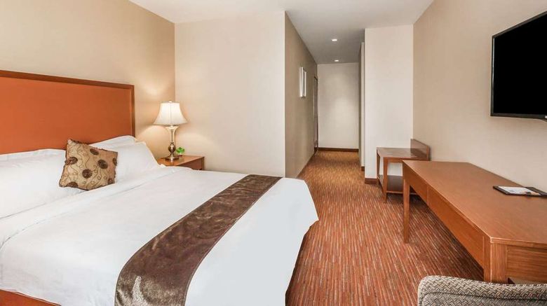 <b>Ramada Flushing Queens Room</b>. Images powered by <a href="https://iceportal.shijigroup.com/" title="IcePortal" target="_blank">IcePortal</a>.