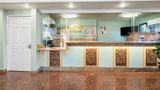 Howard Johnson Pasadena Lobby