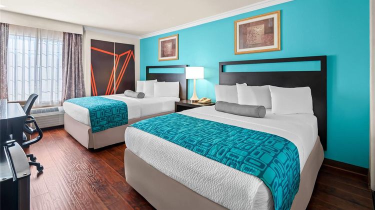 Howard Johnson Pasadena Room