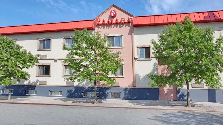 Ramada Bronx Exterior