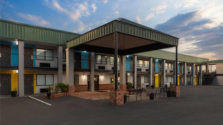 <b>Days Inn by Wyndham Natchitoches Exterior</b>. Images powered by <a href="https://iceportal.shijigroup.com/" title="IcePortal" target="_blank">IcePortal</a>.
