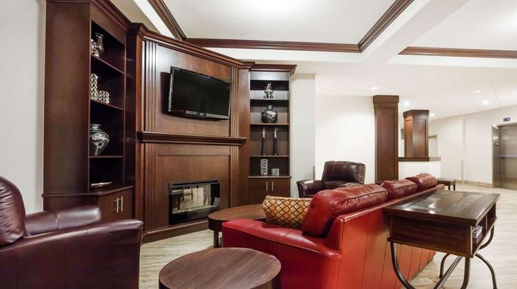 Ramada Creston Hotel Lobby