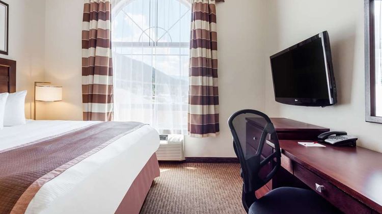 Ramada Creston Hotel Room