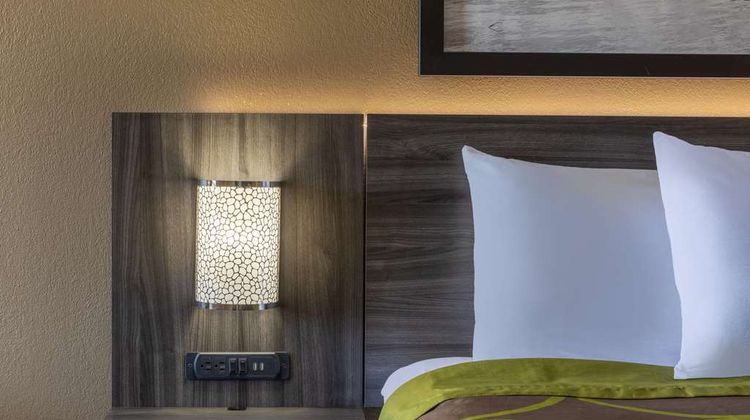 Super 8 by Wyndham McDonough GA Room