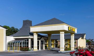 Super 8 by Wyndham McDonough GA
