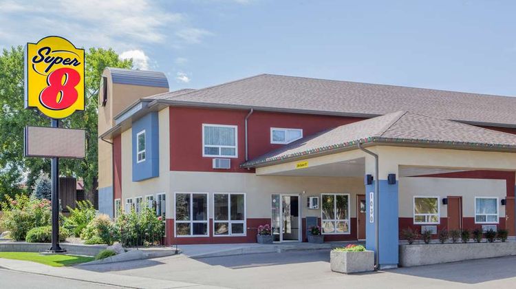 Super 8 Lethbridge Exterior