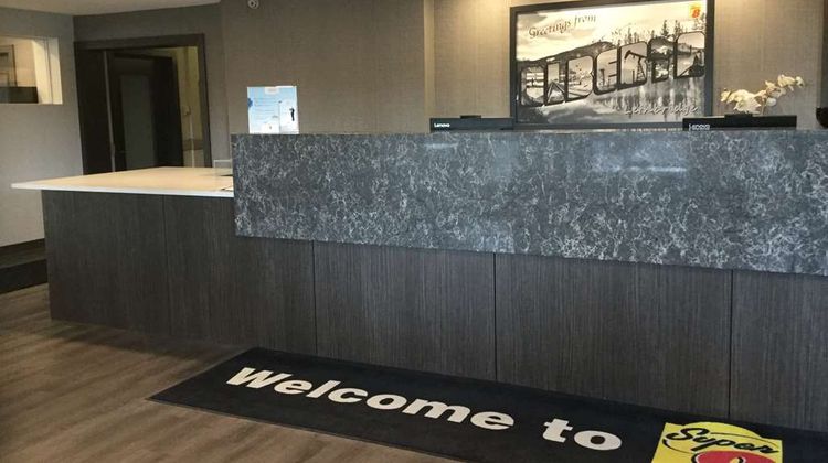 Super 8 Lethbridge Lobby