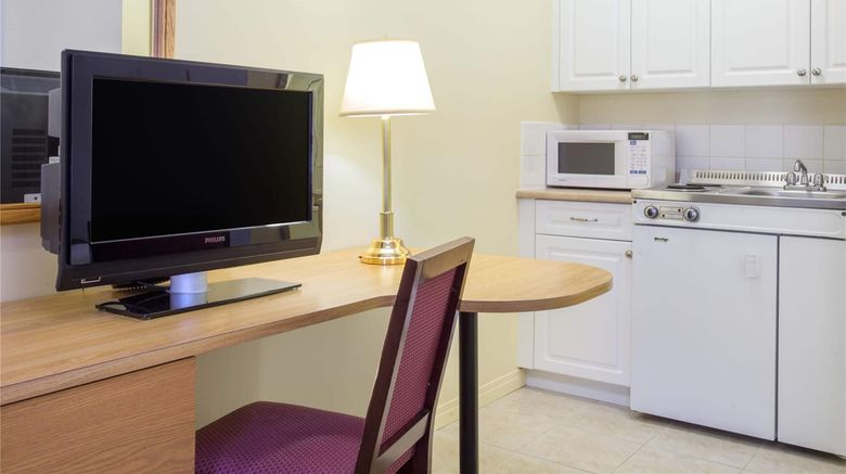 <b>Super 8 Lethbridge Suite</b>. Images powered by <a href="https://iceportal.shijigroup.com/" title="IcePortal" target="_blank">IcePortal</a>.