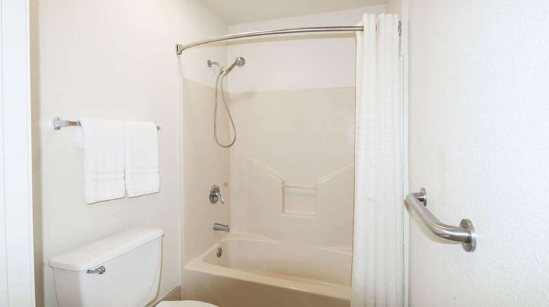 <b>Travelodge Temple Room</b>. Images powered by <a href="https://iceportal.shijigroup.com/" title="IcePortal" target="_blank">IcePortal</a>.