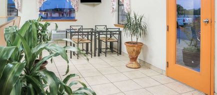 Travelodge Temple Lobby