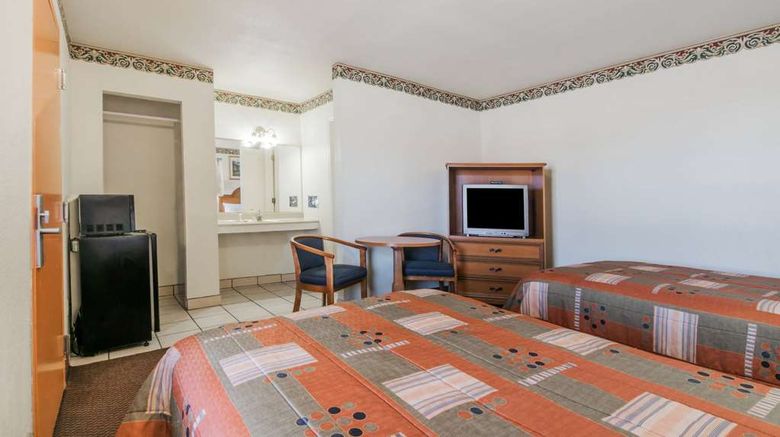 <b>Travelodge Temple Room</b>. Images powered by <a href="https://iceportal.shijigroup.com/" title="IcePortal" target="_blank">IcePortal</a>.