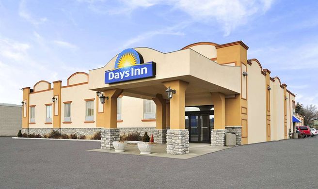 Days Inn Brampton Exterior