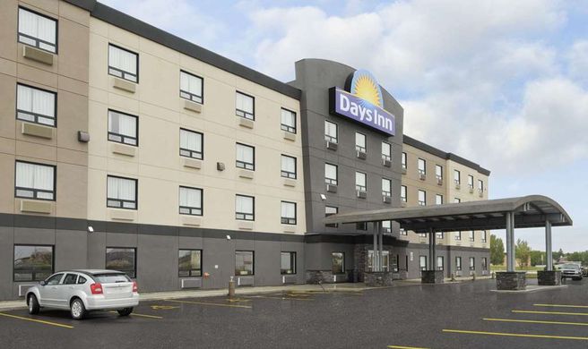 Days Inn Regina Airport West Exterior