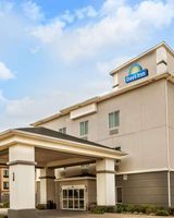 Days Inn & Suites Mineral Wells