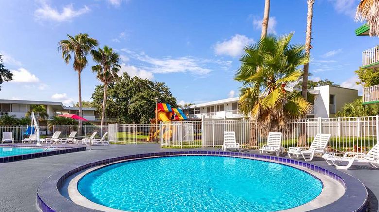 <b>Developer Inn Maingate, a Baymont by Wyndham Pool</b>. Images powered by <a href="https://iceportal.shijigroup.com/" title="IcePortal" target="_blank">IcePortal</a>.