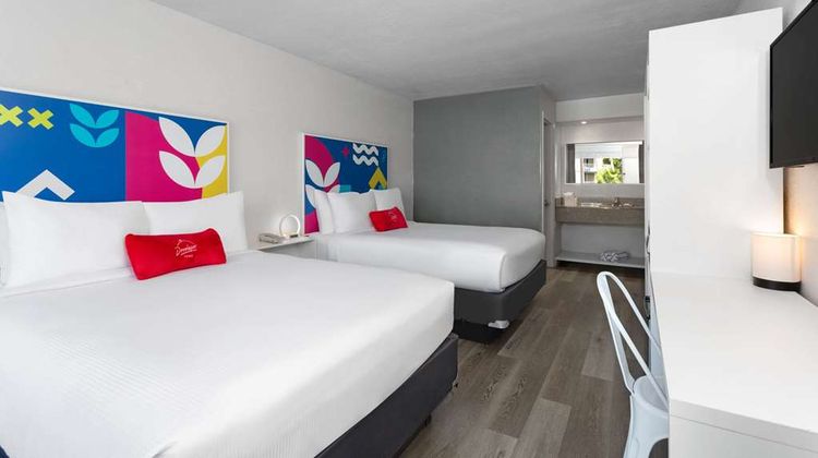 Developer Inn Maingate, a Baymont by Wyndham Room