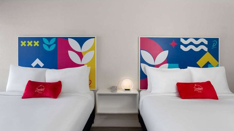 <b>Developer Inn Maingate, a Baymont by Wyndham Room</b>. Images powered by <a href="https://iceportal.shijigroup.com/" title="IcePortal" target="_blank">IcePortal</a>.