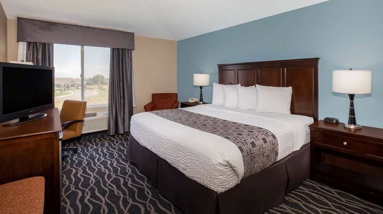 <b>Baymont Inn & Suites Tri-Cities Room</b>. Images powered by <a href="https://iceportal.shijigroup.com/" title="IcePortal" target="_blank">IcePortal</a>.