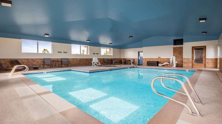 <b>Baymont Inn & Suites Tri-Cities Pool</b>. Images powered by <a href="https://iceportal.shijigroup.com/" title="IcePortal" target="_blank">IcePortal</a>.