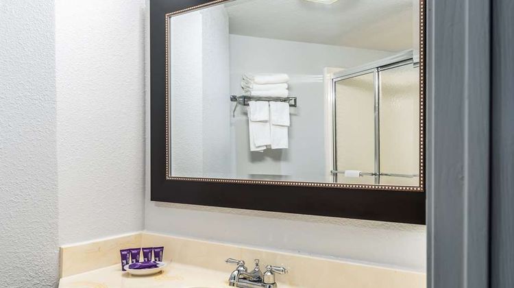 Americas Best Value Inn Searcy Suite