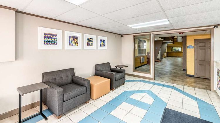 Americas Best Value Inn Searcy Lobby