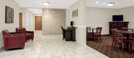 Days Inn Greensboro Lobby