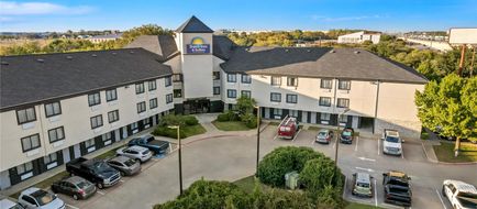 Days Inn & Suites DeSoto Exterior