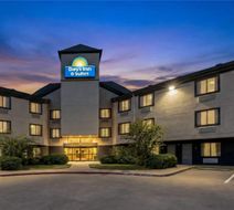 Days Inn & Suites DeSoto Exterior