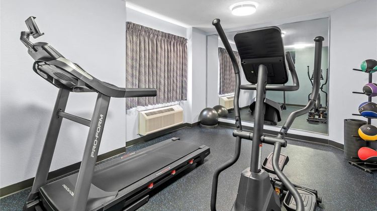 Days Inn & Suites DeSoto Health