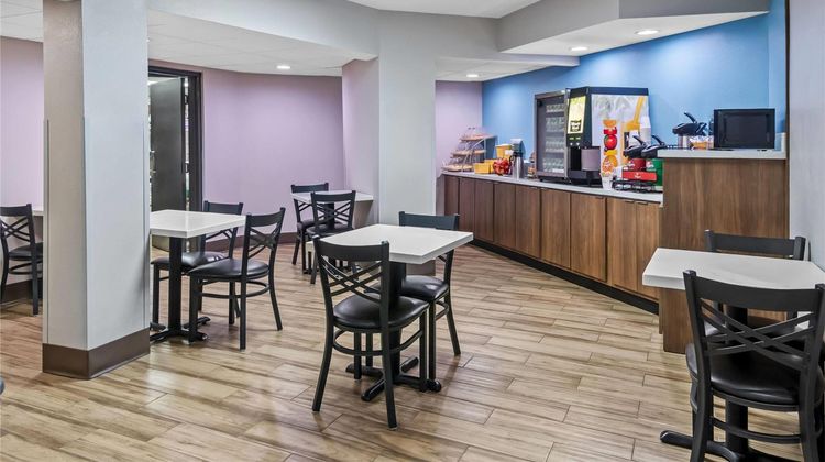 Days Inn & Suites DeSoto Restaurant