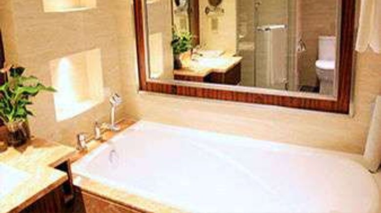 <b>Ramada Plaza Huizhou East Room</b>. Images powered by <a href="https://iceportal.shijigroup.com/" title="IcePortal" target="_blank">IcePortal</a>.