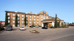 Days Inn and Suites Strathmore