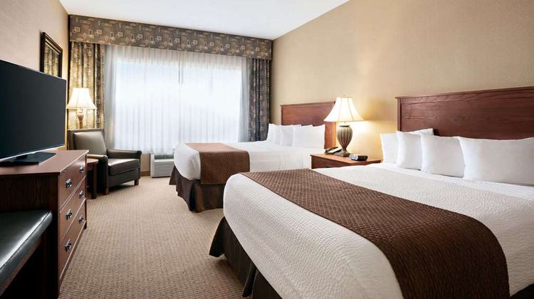 Days Inn and Suites Strathmore Room